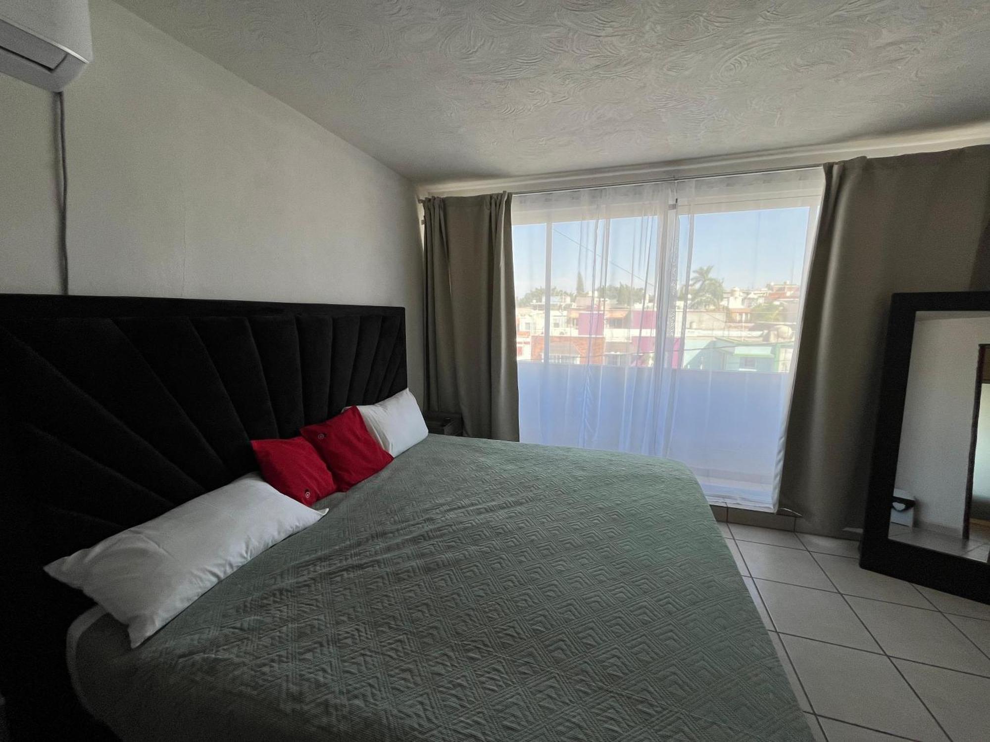 1 Venator House Boutique Aparthotel Leon Ngoại thất bức ảnh