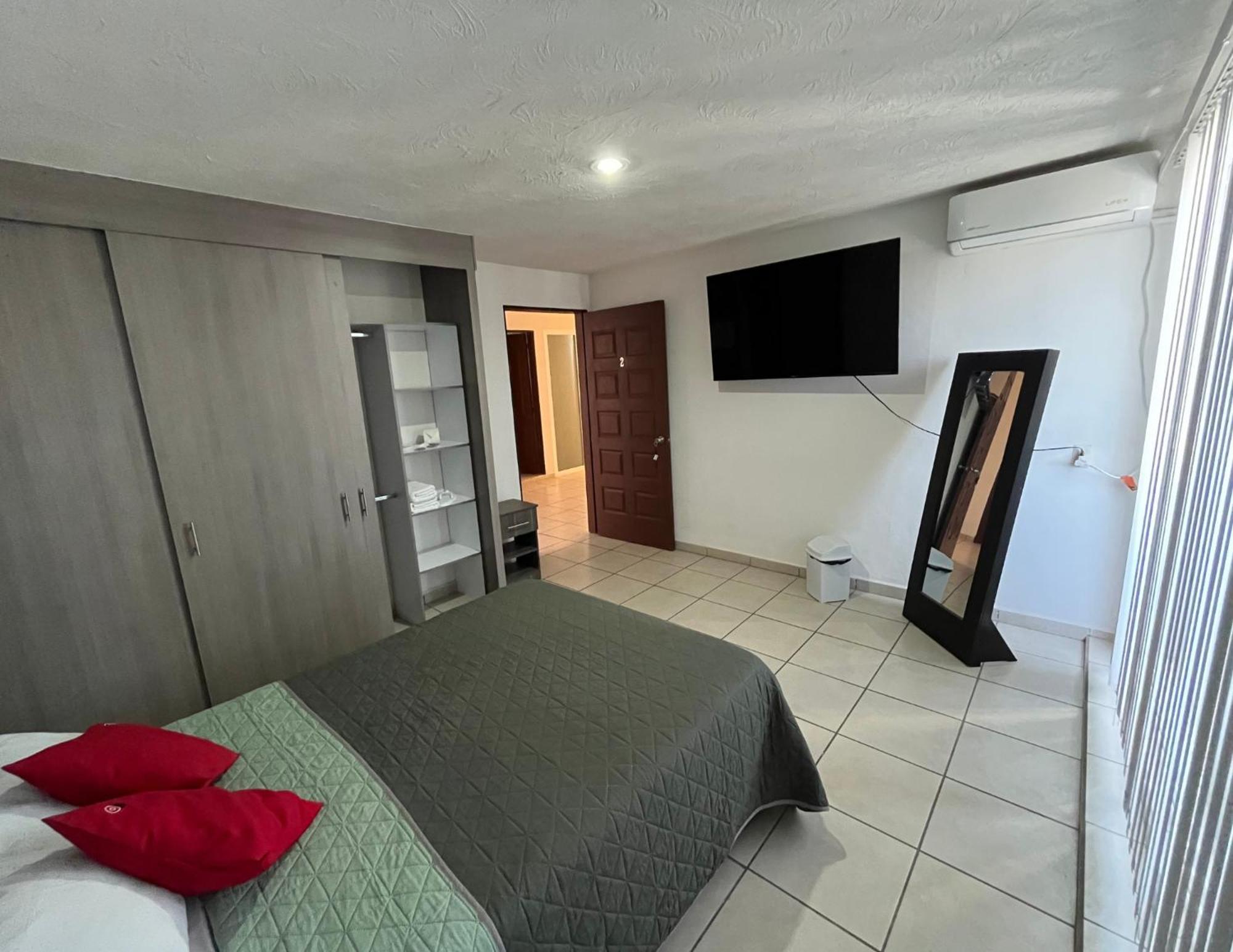 1 Venator House Boutique Aparthotel Leon Ngoại thất bức ảnh