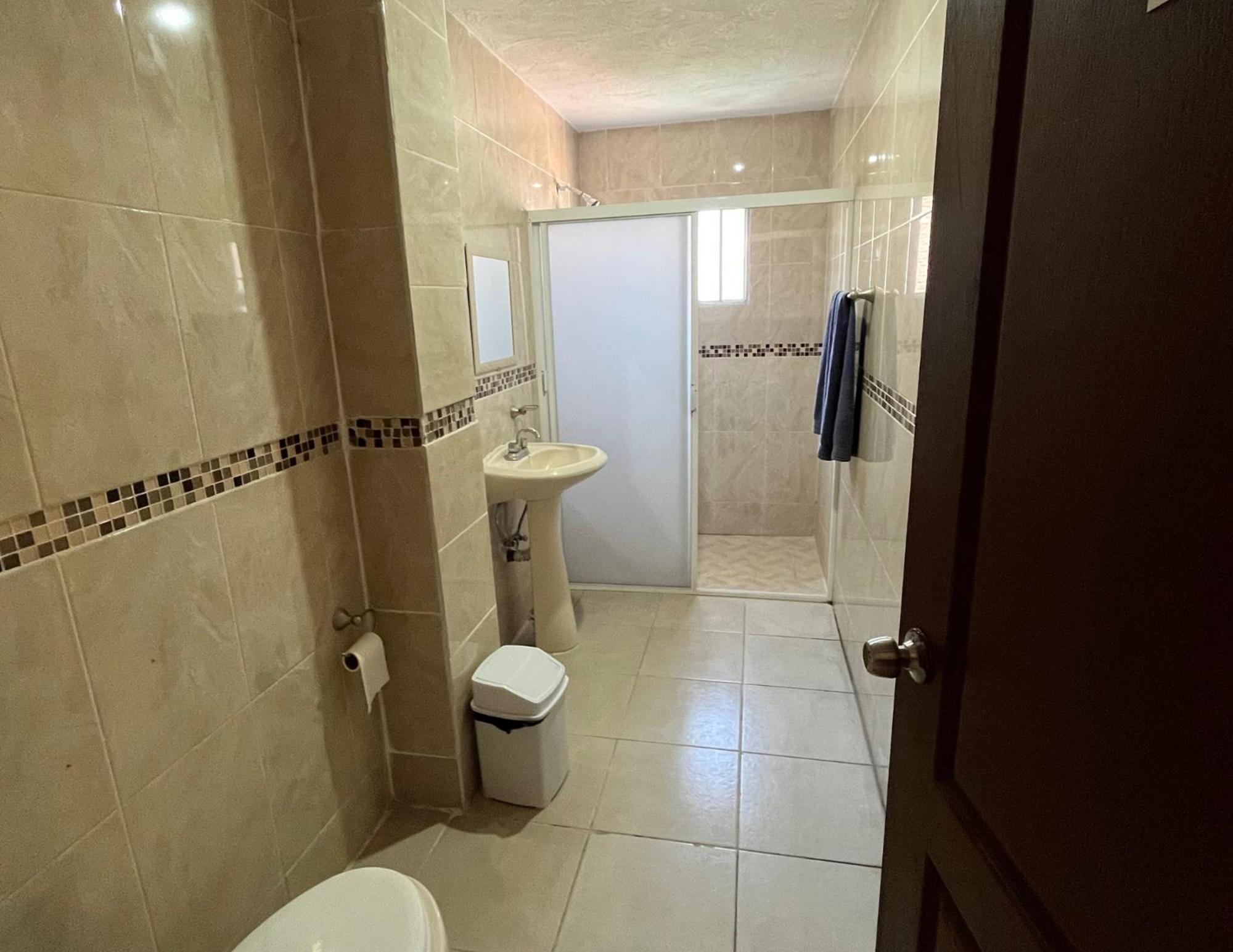 1 Venator House Boutique Aparthotel Leon Ngoại thất bức ảnh
